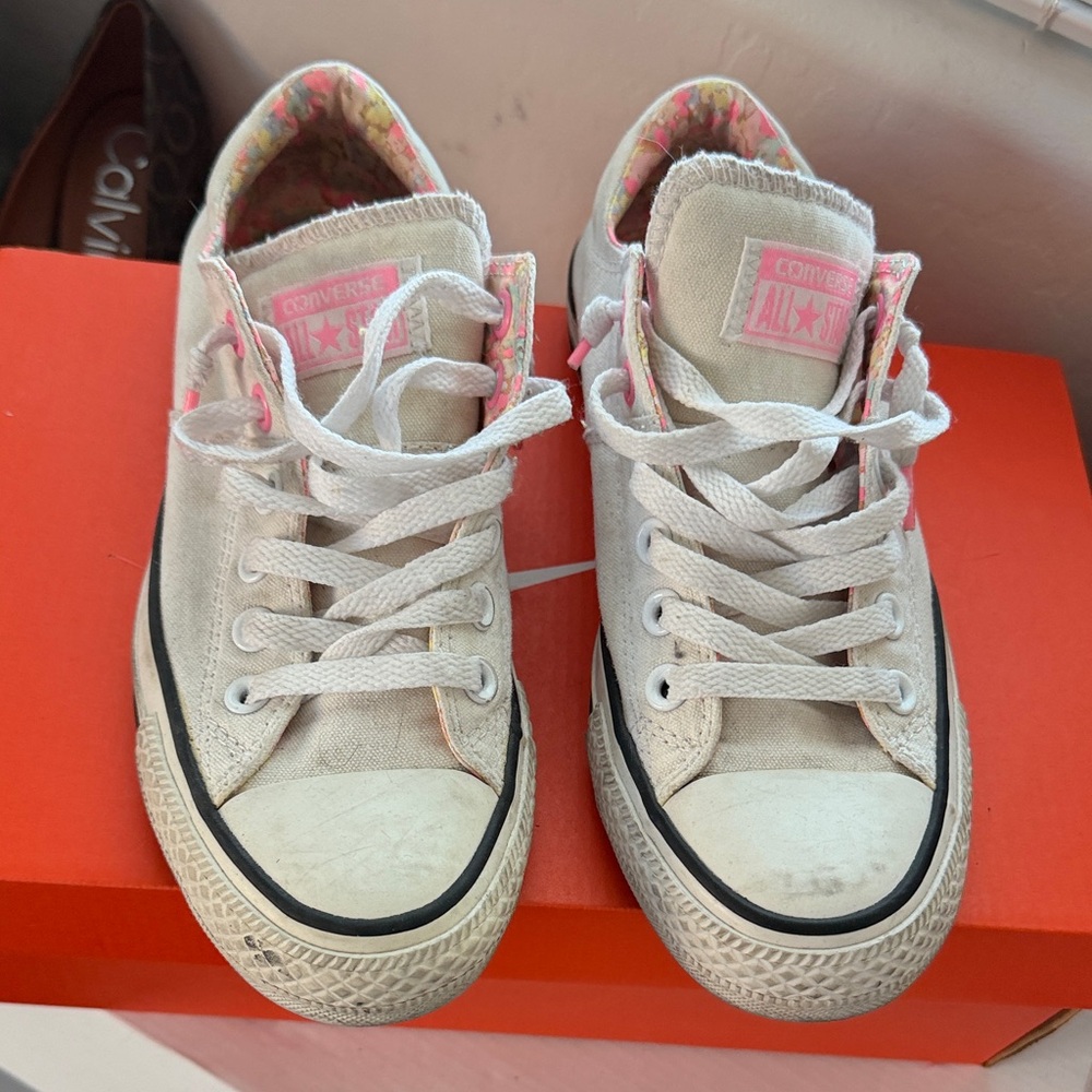Converse White Sneakers with Pink Highlights
